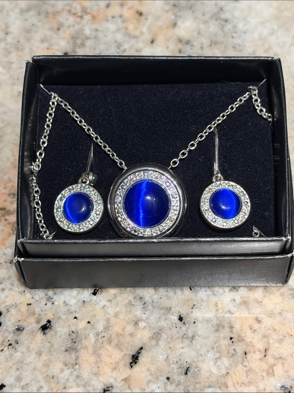 Blue Cabochon Pendant Necklace with Matching Earrings